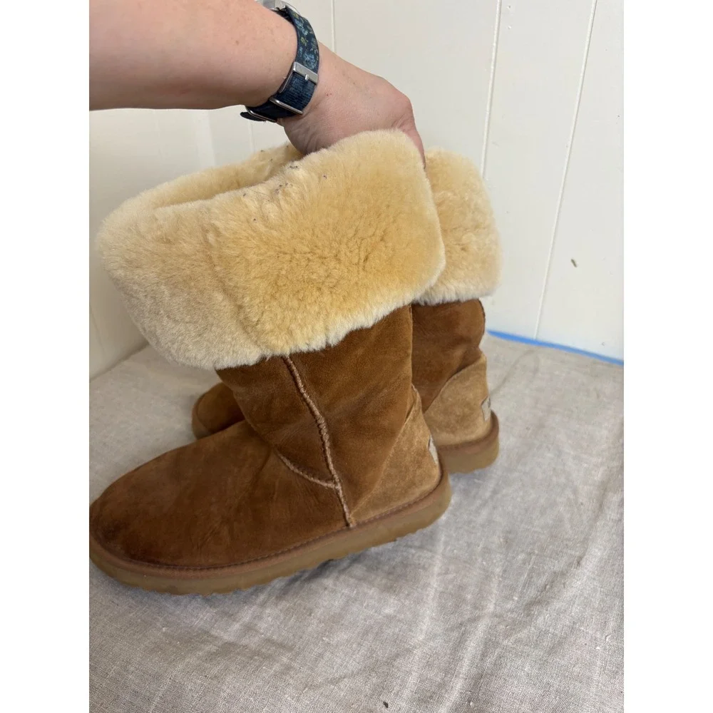 UGG Classic Short Boots Womens 9 Chestnut Suede Shearling Fur Cuff 5825